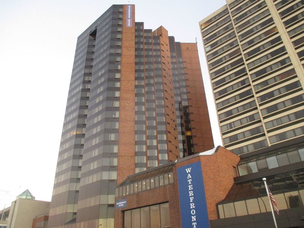 Western Waterfront Hotel