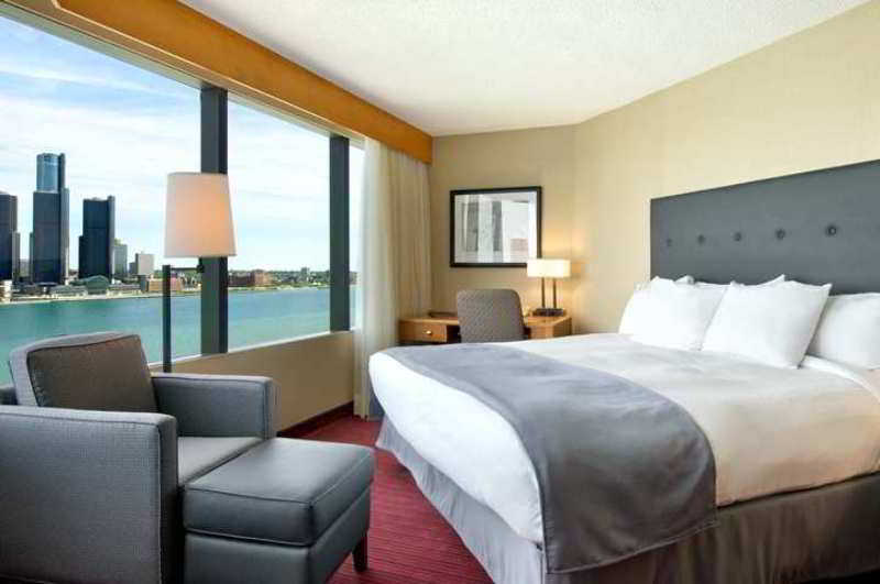 Western Waterfront Hotel